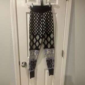 Free People Navy and Cream Knit Pants Size Small petite